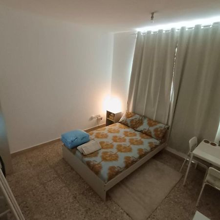 Affordable Transient - Not A Hotel - Sharing Kitchen And Washrooms Abu Dhabi Bagian luar foto