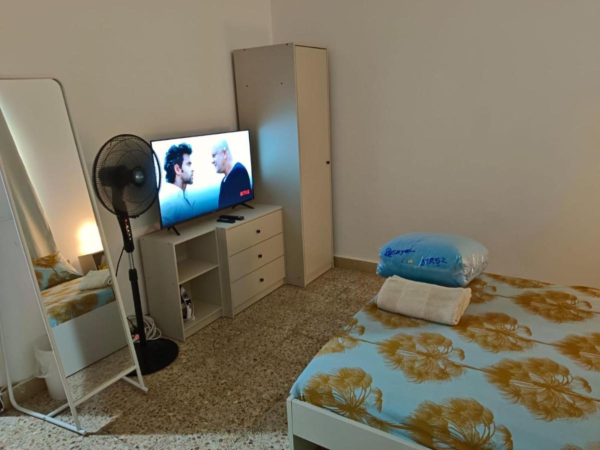 Affordable Transient - Not A Hotel - Sharing Kitchen And Washrooms Abu Dhabi Bagian luar foto